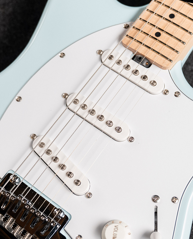 Фото Электрогитара Sterling Cutlass SSS Daphne Blue